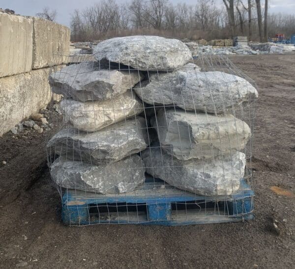 Boulders Iron River 24-36"