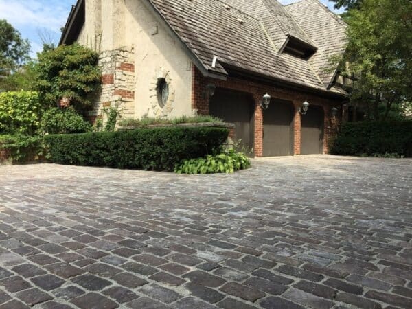 Chicago Street Reclaimed Cobble 5x5x10 - Image 3