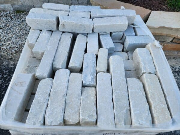 Paver Superior Tumbled Lawn Edging 4"x4" Ton