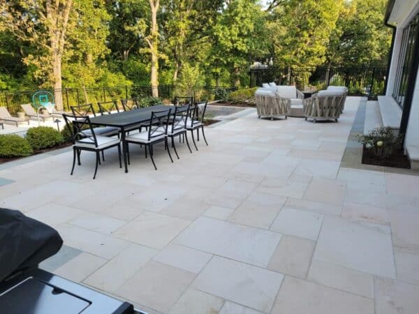 Paver Oxford Buff Sandblast 1" - 150.5 sf Bundle - Image 5