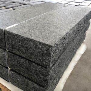 Steps Highland Black Rocked 16"x96"