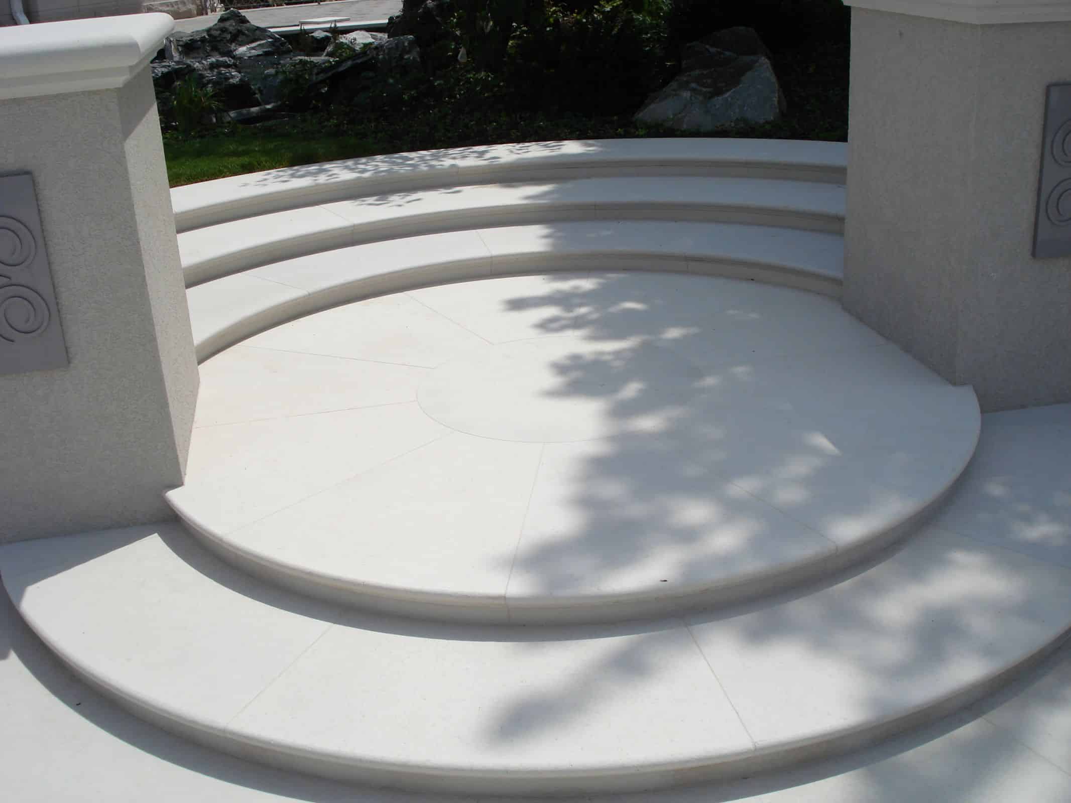 Valders Dovewhite Tread Bullnose