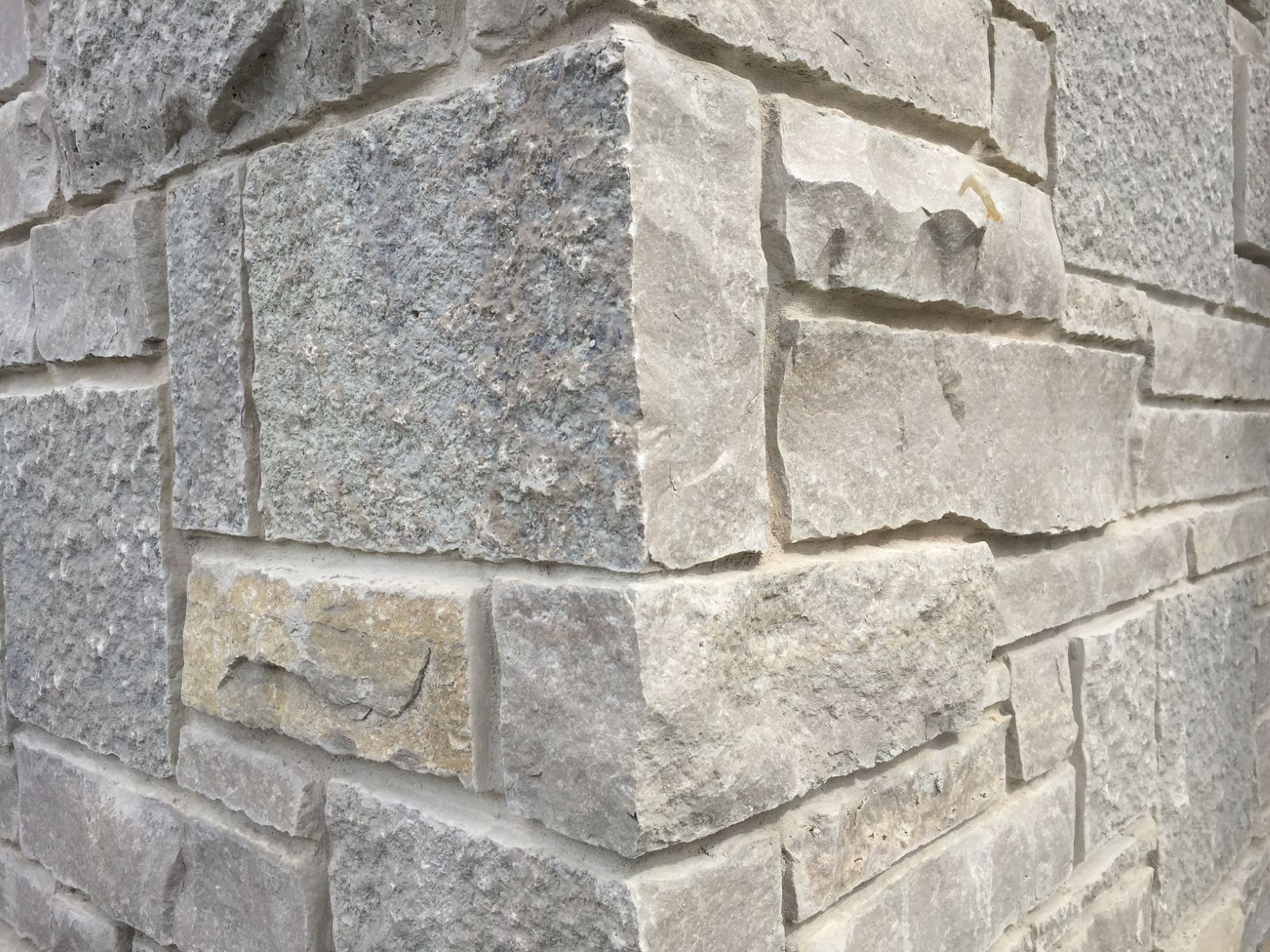 Veneer Mountain Crest Country Manor - Image 2